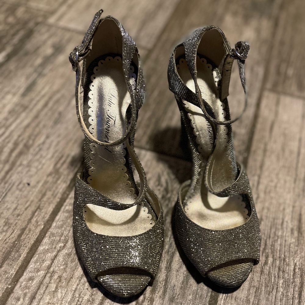 Elegant LULU TOWNSEND Glitter BRONZE Women's Size 7.5M STRAP Dress Heel Shoes